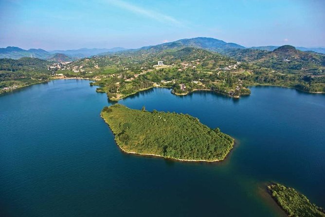 1-Day Lake Kivu Karongi Boat Cruise & Coffee farming with Lunch - What the guide and vehicle can mean for your day
