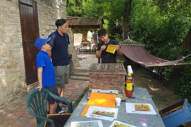 2 hours Beekeeping and Honey Tasting Activities in Assisi - Getting ready for the hive visit