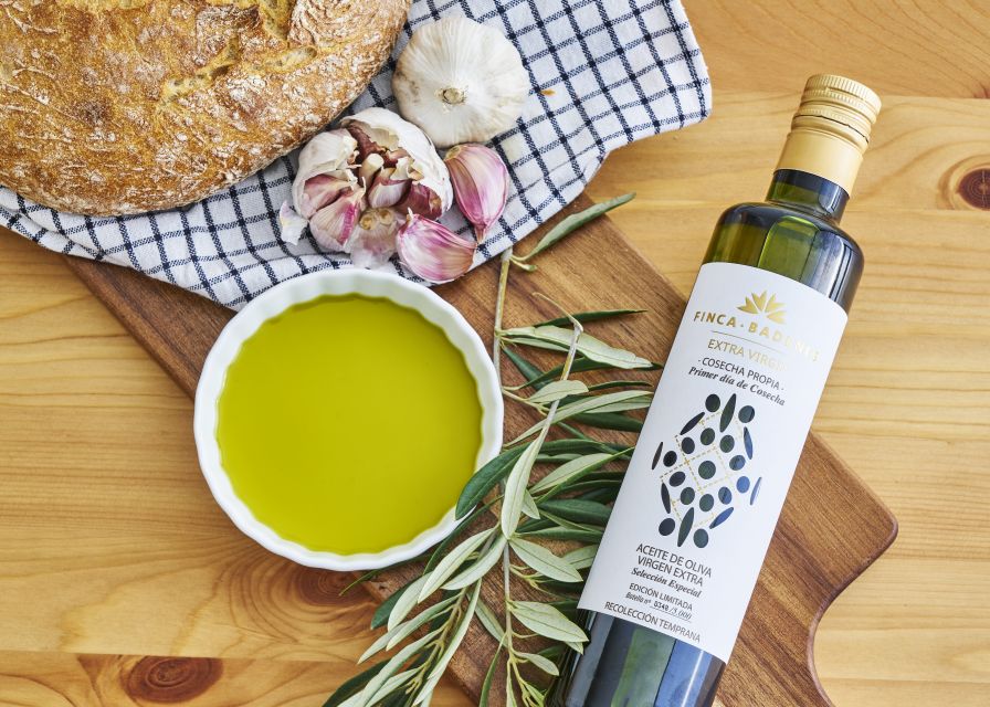 Aires de Jaén: Olive Oil Plantation Tour and Local Meal - Key points at a glance