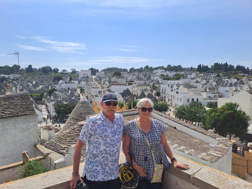 Alberobello: Guided e-bike tour + donkey farm visit - Meeting the donkeys at the farm
