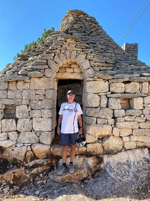Alberobello: Guided e-bike tour + mill & donkey farm - Leaving Alberobello by e-bike