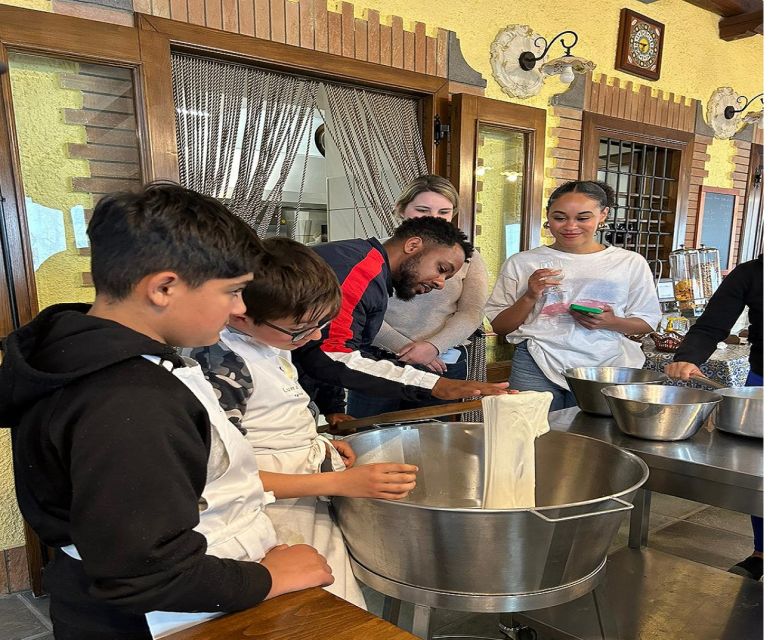Amalfi Coast: Half-Day Farmhouse Cooking Class - Lunch with wine and limoncello