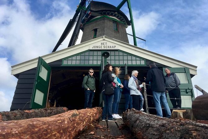 Amsterdam private tour to windmills, cheese farm and villages - Broek in Waterland: wooden houses and quiet lanes