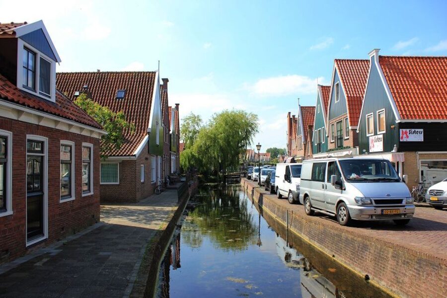 Amsterdam: Volendam, Windmill, and Cheese Farm Private Tour - Why this five-hour outing works well from Amsterdam