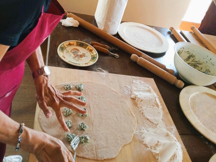 Arezzo: pasta e tiramisù cooking class organic Tuscan farm - Cooking Three Pastas at Farmhouse Le Ceregne Bio