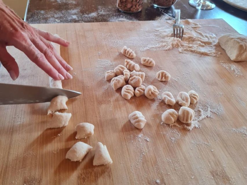 Arezzo: pasta e tiramisù cooking class organic Tuscan farm - Booking and Cancellation Details