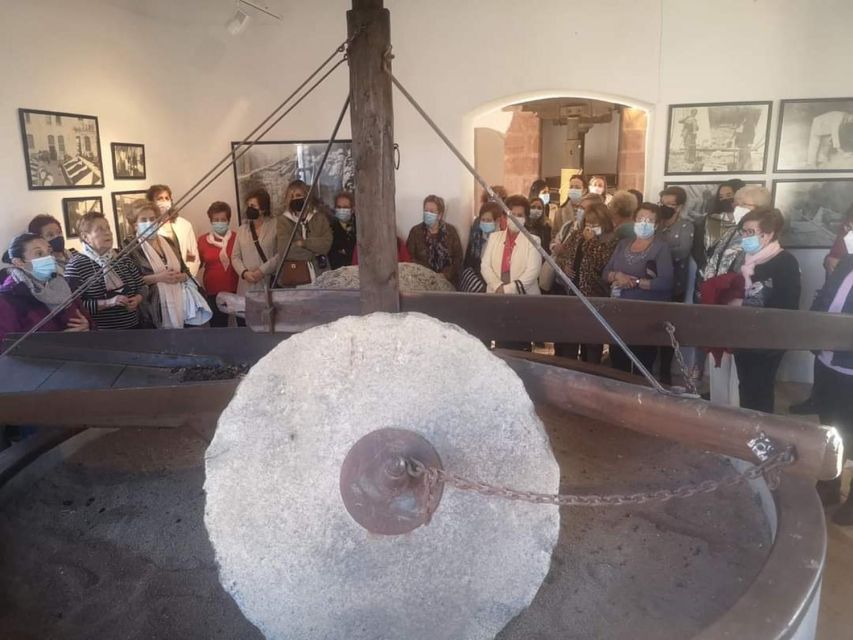 Baeza: Oil Tourism at Hacienda La Laguna - Entering a historic 17th-century estate