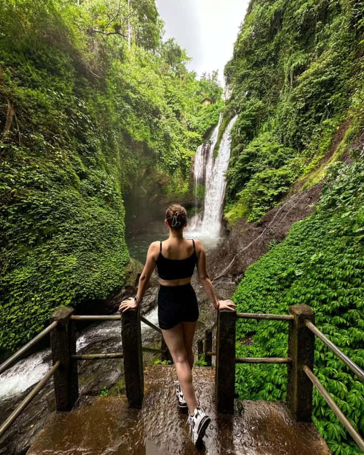 Bali: Cliff Jumping Gitgit Waterfalls & Rice Terrace Tour - Jatiluwih Rice Terraces set the tone
