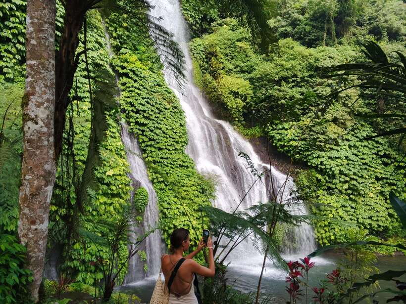 Bali: Lake Temple, Jatiluwih Rice Terrace & Waterfall Tour - How the private transport changes the day