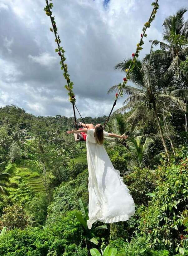 Bali: monkey forest, rice terrace, water temple, waterfall - Monkey Forest, where temples share space with macaques