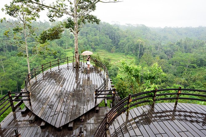 Bali Rafting + Rice Terrace + 1,5Hrs Balinese Massage + Lunch - An Indonesian lunch above the fields