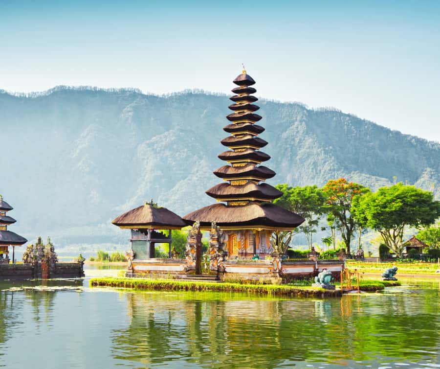 Bali: Tanah Lot, Rice Terrace, Ulun Danu & taman ayun temple - Lake Bratan and Ulun Danu’s floating appearance