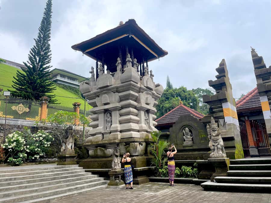 Bali: Tirta empul Temple, Rice terrace and Waterfall - Tirta Empul and the Meaning of Purification
