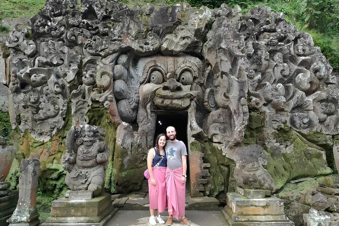 Bali Tour : Best Attractions in Ubud with Rice Terrace - One hour at the Ubud Traditional Art Market