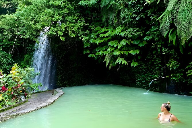 Bali Tour: Lake, Iconic Gate, Temple, Hot Spring and Rice Terrace - Ulun Danu Beratan, Bali’s lake temple