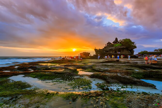 Bali Tour: Lake, Iconic Gate, Temple, Hot Spring and Rice Terrace - Tanah Lot, the coastal finale