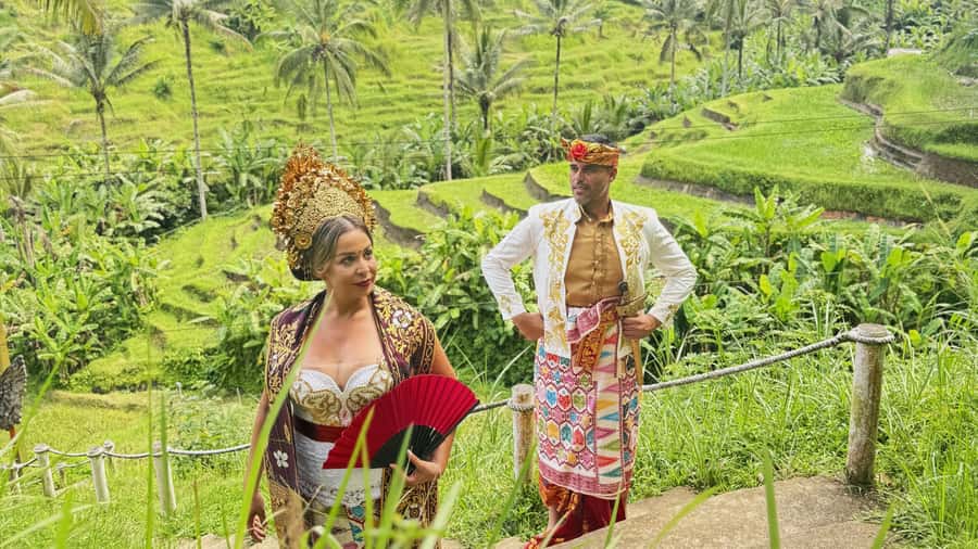 Bali:Traditional Wedding Photoshoot with the Rice Field View - Adding the one-hour massage