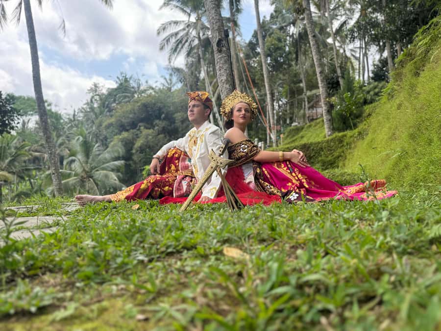 Bali:Traditional Wedding Photoshoot with the Rice Field View - Seven photo settings at U Fun Field