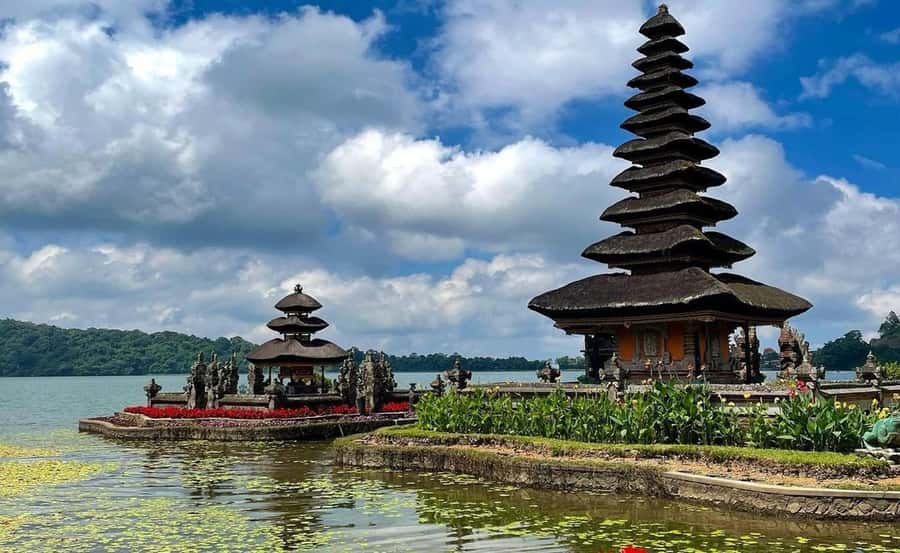 Bali : Ulun Danu Beratan Temple and UNESCO Rice Terrace Tour - Tanah Lot closes the day with tide and sunset