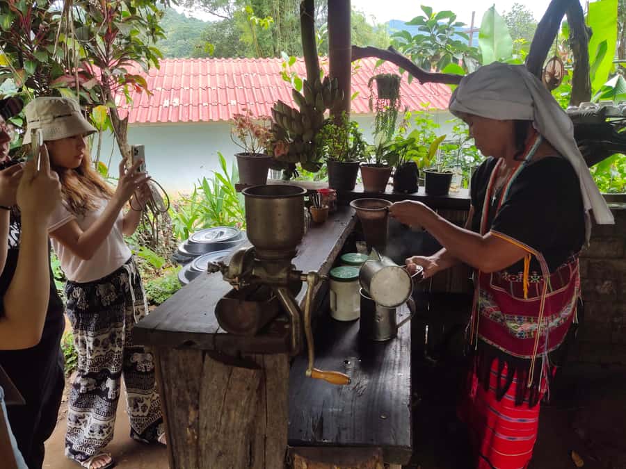 Ban Pa Pong Pieng Rice Terraces Private Guided Tour - Day one: waterfalls, pagodas, and Thailand’s highest summit
