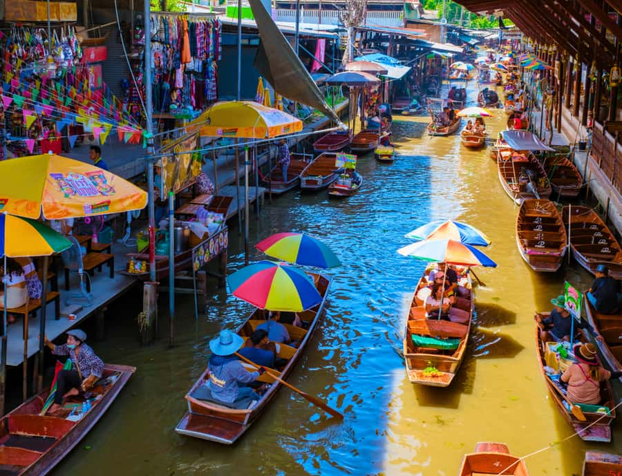 Bangkok: Private Floating & Railway Markets with Farm Visits - A private car changes the Bangkok traffic problem