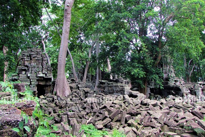 Banteay Chhmar Temple & Silk Farm Private Day Trip from Siem Reap - The long ride from Siem Reap