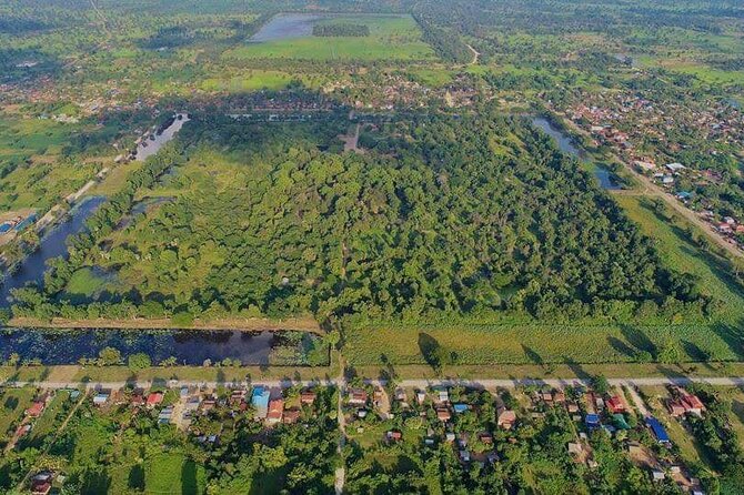 Banteay Chhmar Temple & Silk Farm Private Day Trip from Siem Reap - How the private format affects the day