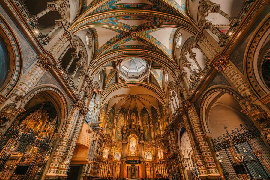 Barcelona: Montserrat Visit & Lunch at Farmhouse Small Group - Key points to know before you book