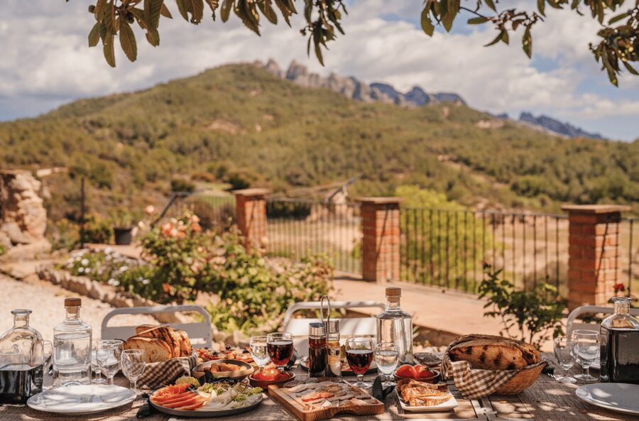 Barcelona: Montserrat Visit & Lunch at Farmhouse Small Group - Why Montserrat makes such a strong day trip from Barcelona