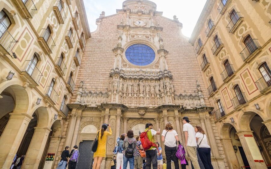 Barcelona: Montserrat Visit & Lunch at Farmhouse Small Group - What the small-group format adds
