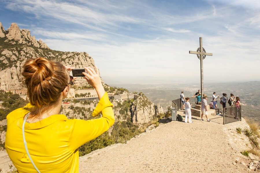 Barcelona: Montserrat with Winery Visit and Farmhouse Lunch - A Traditional Lunch in the Penedès Vineyards