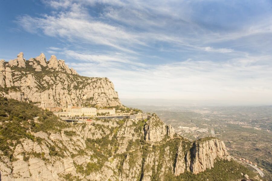 Barcelona: Montserrat with Winery Visit and Farmhouse Lunch - Getting to the Meeting Point
