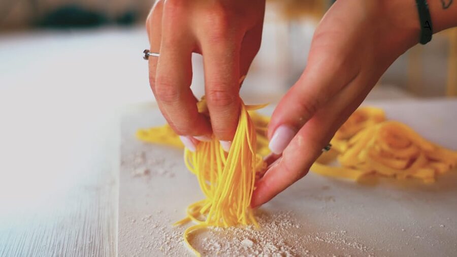 Bardolino: Garda Lake Pasta Cooking Class at Agritourism - Eating your pasta with Bardolino wine