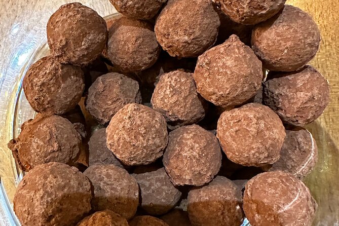Basel Farmer's Market, Cheese, Chocolate & Pastry Tour - Chocolate, cacao, and the Swiss sweet tooth