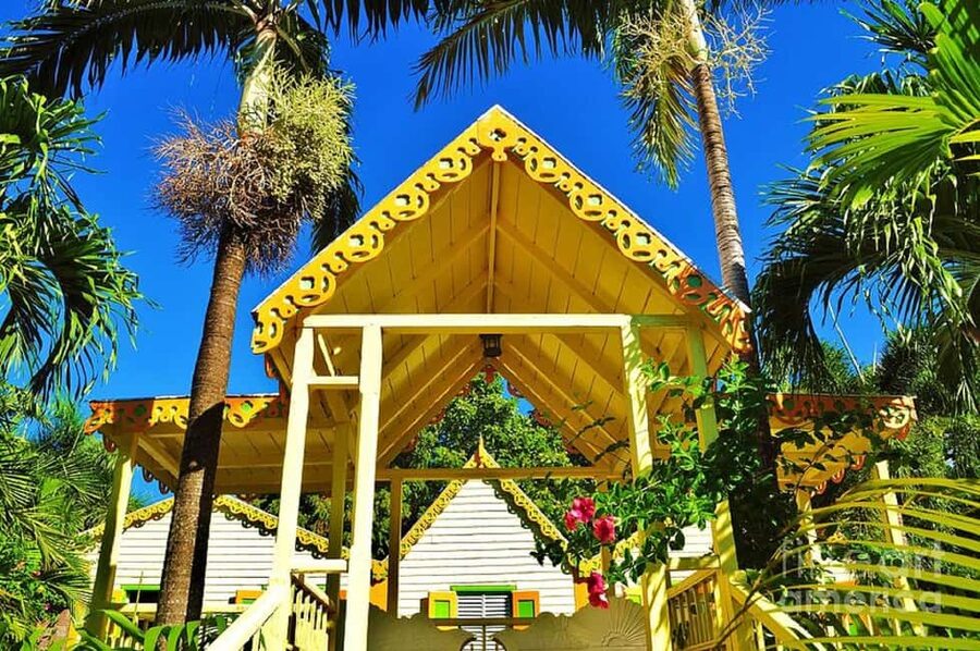 Basseterre: Plantation and Beach Extravaganza - Timothy Hill and the meeting of two seas
