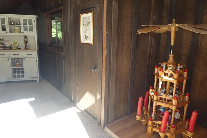 Baumkuchen Farm Tour - Christmas traditions give the tour a seasonal angle
