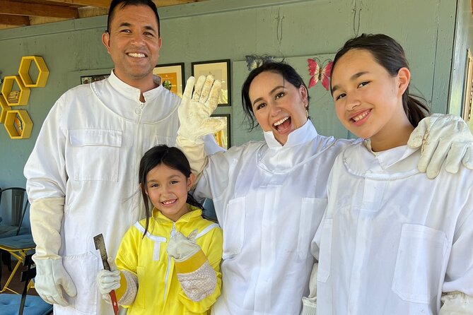 Bee Farm Ecotour and Honey Tasting in Waialua, North Shore Oahu - Meeting the bees at Hi Honey Farm