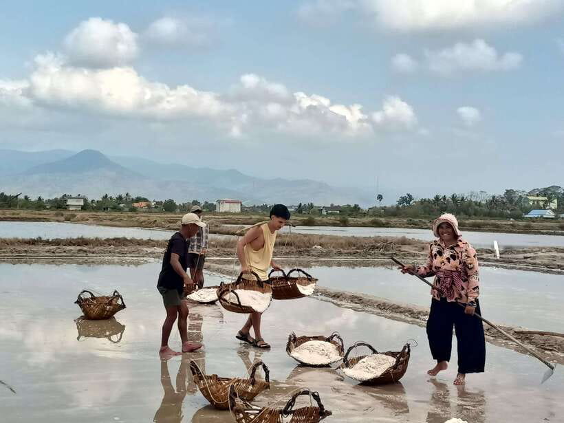 Bokor mountain, Pepper plantation and Man-made lake - The transport: a long tuk tuk day