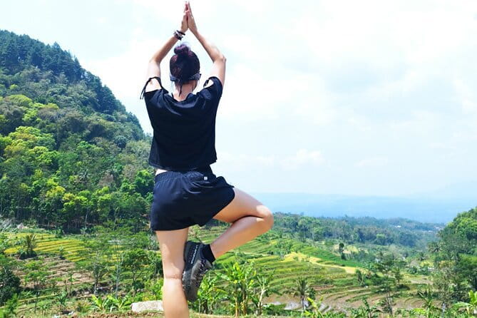Borobudur Climb Up and Selogriyo Temple Rice Terraces Trekking - Climbing Borobudur’s upper terraces