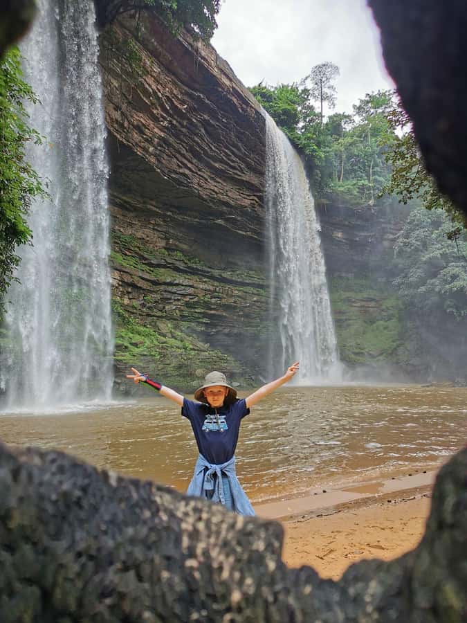 Boti Falls, Umbrella Rock, Aburi Gardens & Cocoa Farm Tour - Umbrella Rock and the choice between hiking and driving