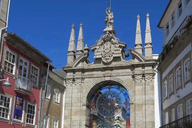 Braga/Guimarães: 1 Day with Lunch + farm and wine tasting - Two hours to find your own Braga