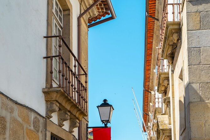 Braga/Guimarães: 1 Day with Lunch + farm and wine tasting - Lunch with northern Portuguese flavors