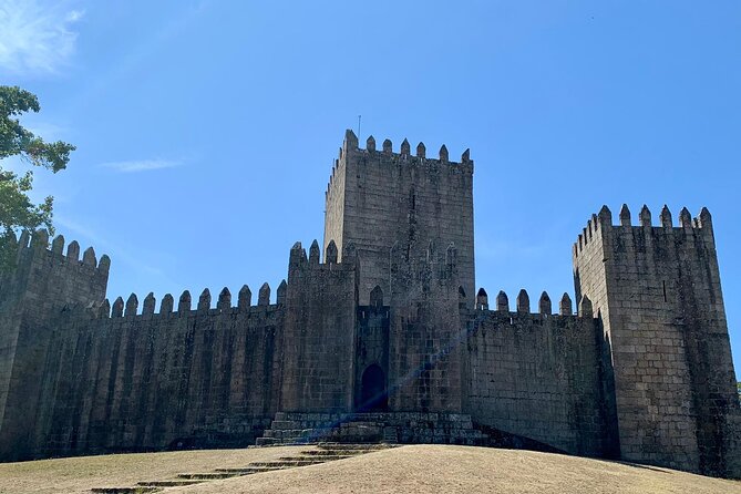 Braga/Guimarães: 1 Day with Lunch + farm and wine tasting - Starting from Porto at 9:00 a.m.