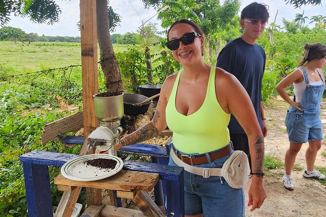 Buggy, horse and plantation ranch - A hands-on morning at a Macao ranch