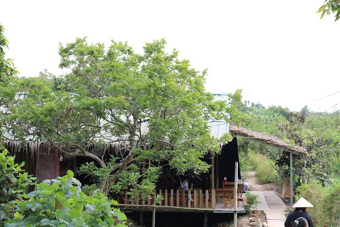 Can Tho day tour: fruit garden&floating fish farm in Son islet - Making local cakes with a local guide