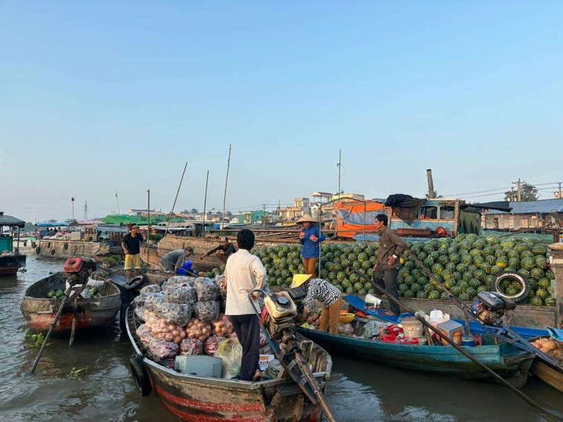 Can Tho: Floating Market, Canal, Cacao Farm & Mekong' Life - From rice flour to noodles at a family workshop