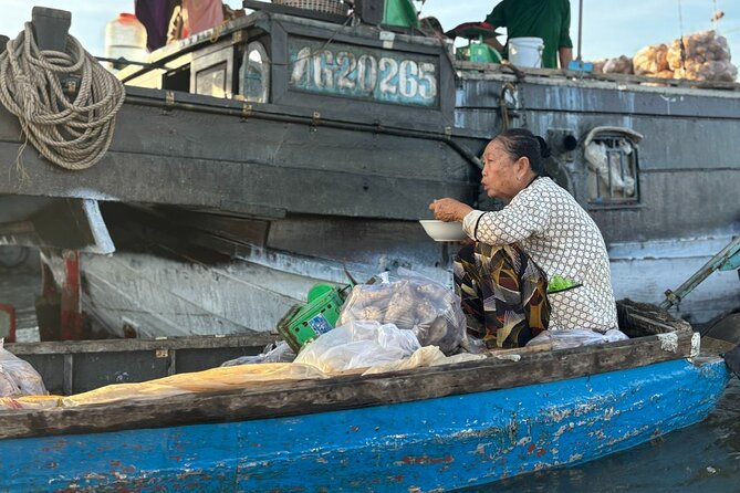 Can Tho: Floating Market, Canals, Nature Reserve & Forest - Reaching Lung Ngoc Hoang after the market