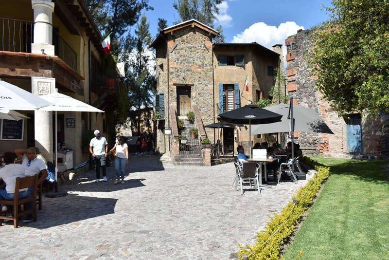 Chautla's Castle, Lavender Farm, and Valquirico Private Tour - Exploring Val’Quirico’s Tuscan-style streets