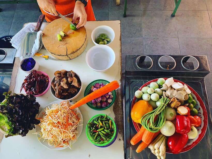 Chiang Mai: Half Day Cooking Class at Organic Farm - Cook at your own station