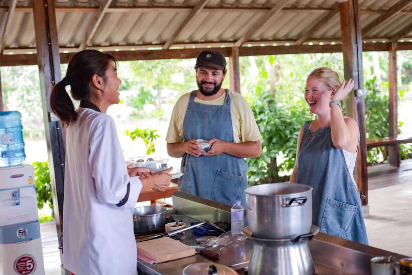Chiang Mai: HALF-DAY COOKING COURSE at a Thai Cooking Farm - From Chiang Mai Hotel to a Local Market